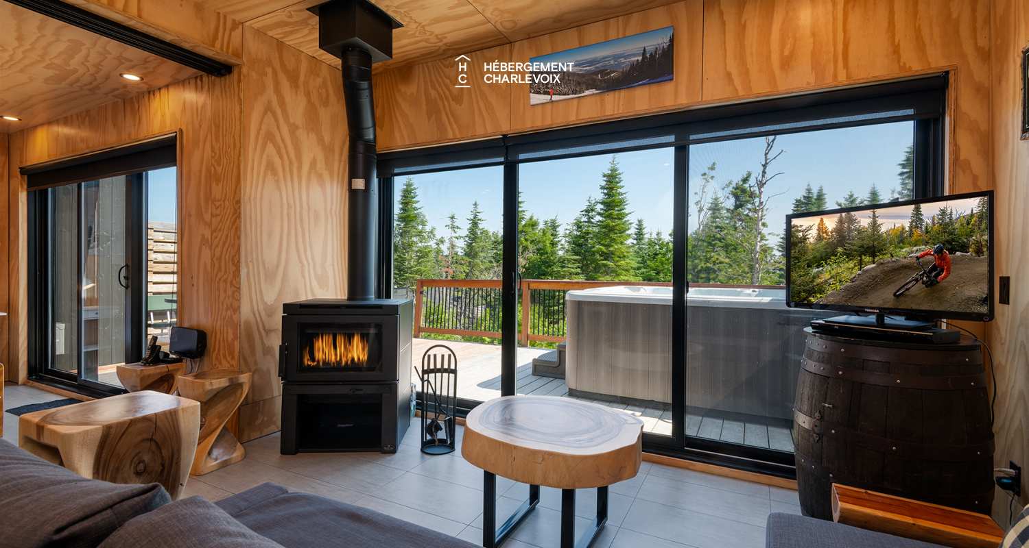 Refuge-5-B - Tini-house at the top the Massif