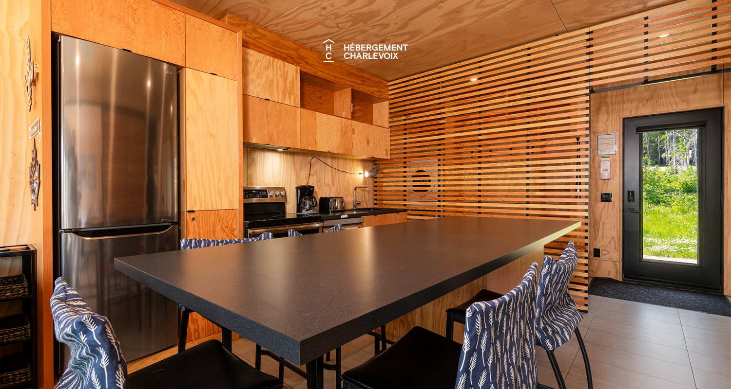 Refuge-5-B - Tini-house at the top the Massif