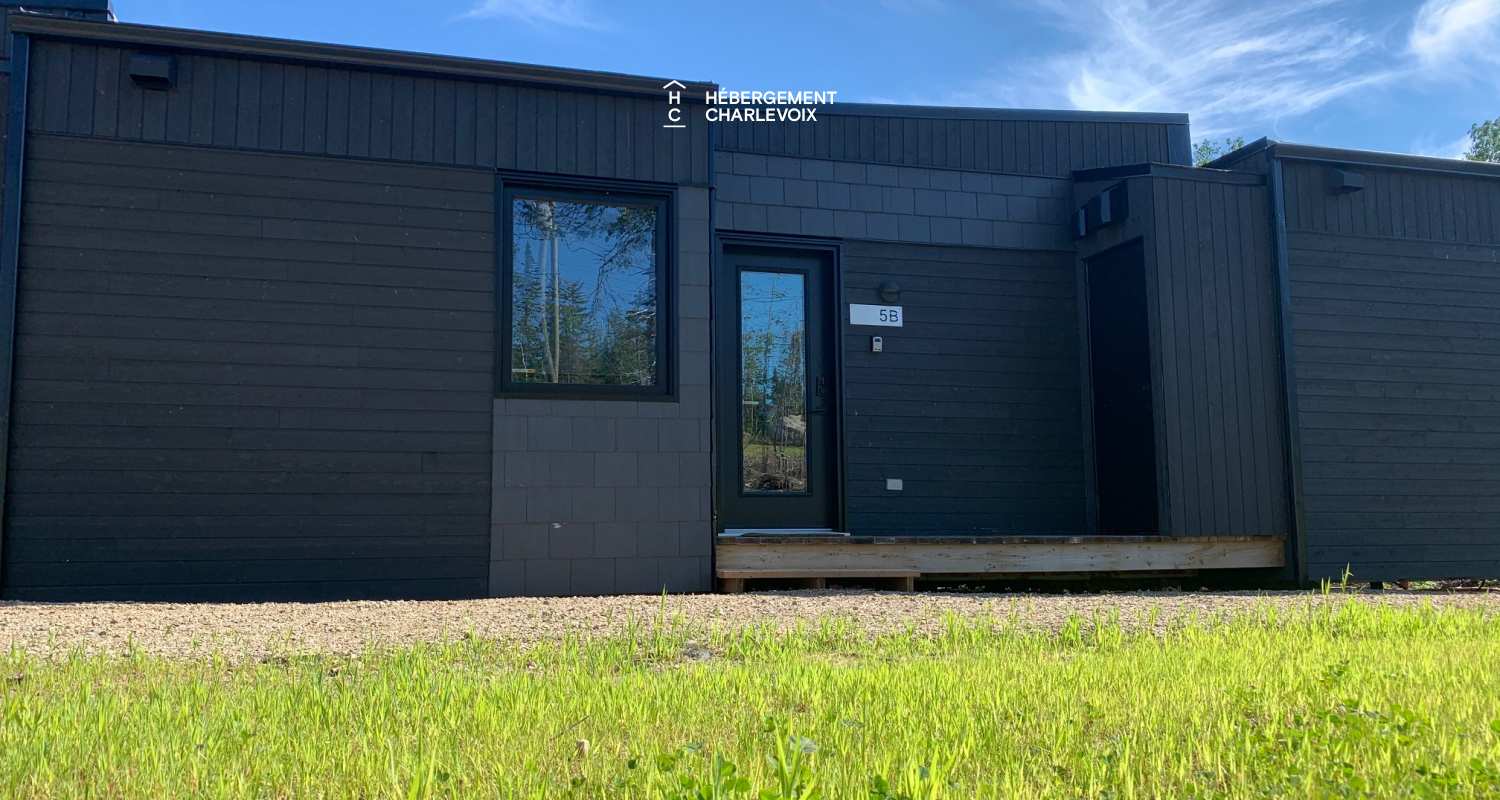 Refuge-5-B - Tini-house at the top the Massif