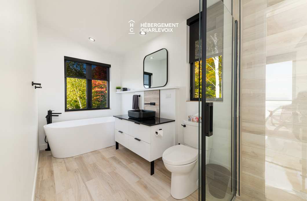 SHA-41 - Magnifique chalet NEUF, moderne avec vue spectaculaire