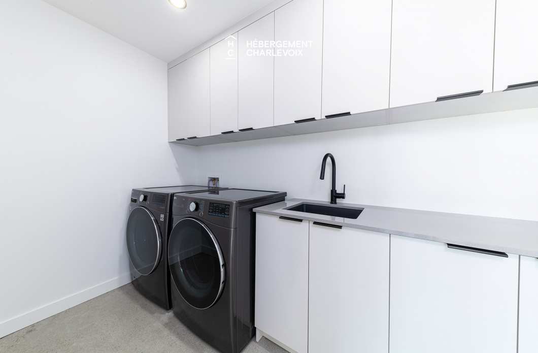 SHA-41 - Magnifique chalet NEUF, moderne avec vue spectaculaire