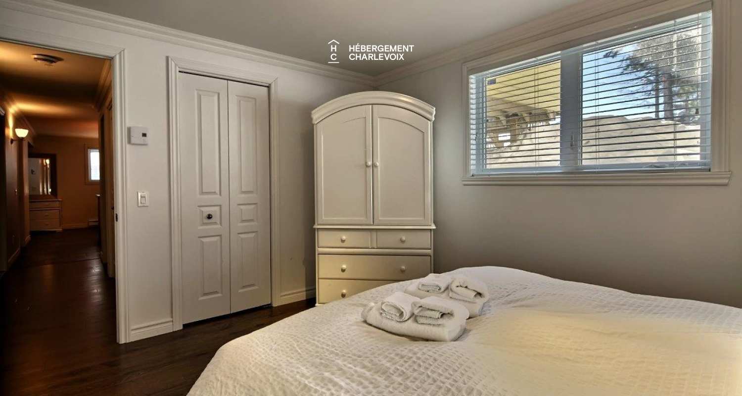 SHI-45 - Le calme paisible du bois environnant