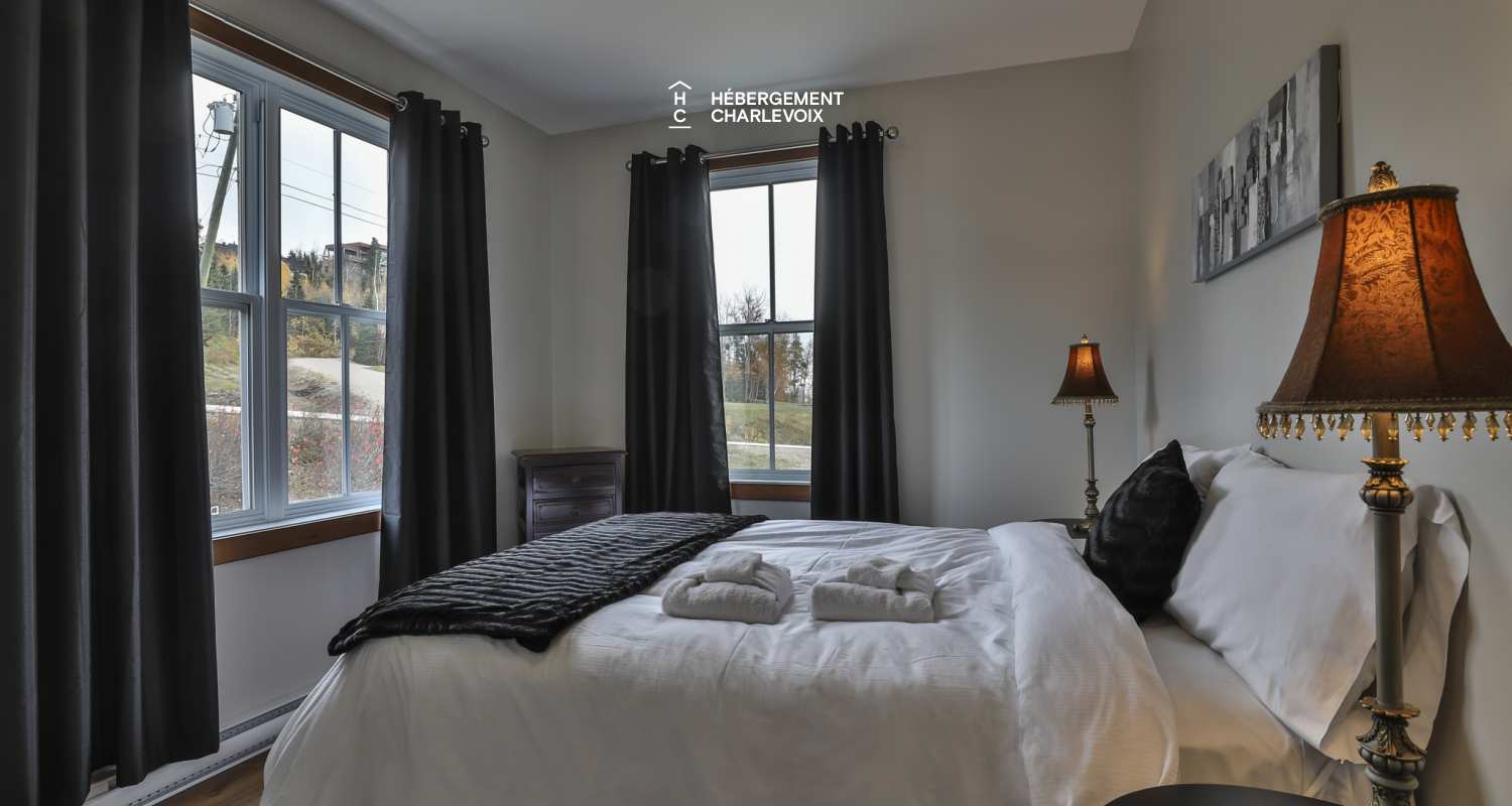 ANO-121B - À 10 minutes du Massif avec vue sur le fleuve St-Laurent!