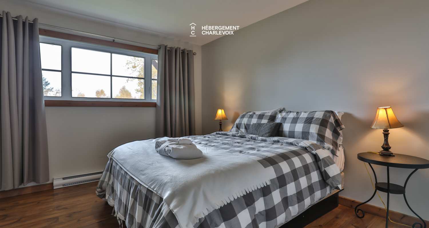 ANO-121B - À 10 minutes du Massif avec vue sur le fleuve St-Laurent!