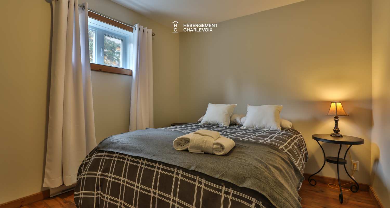 ANO-121B - À 10 minutes du Massif avec vue sur le fleuve St-Laurent!