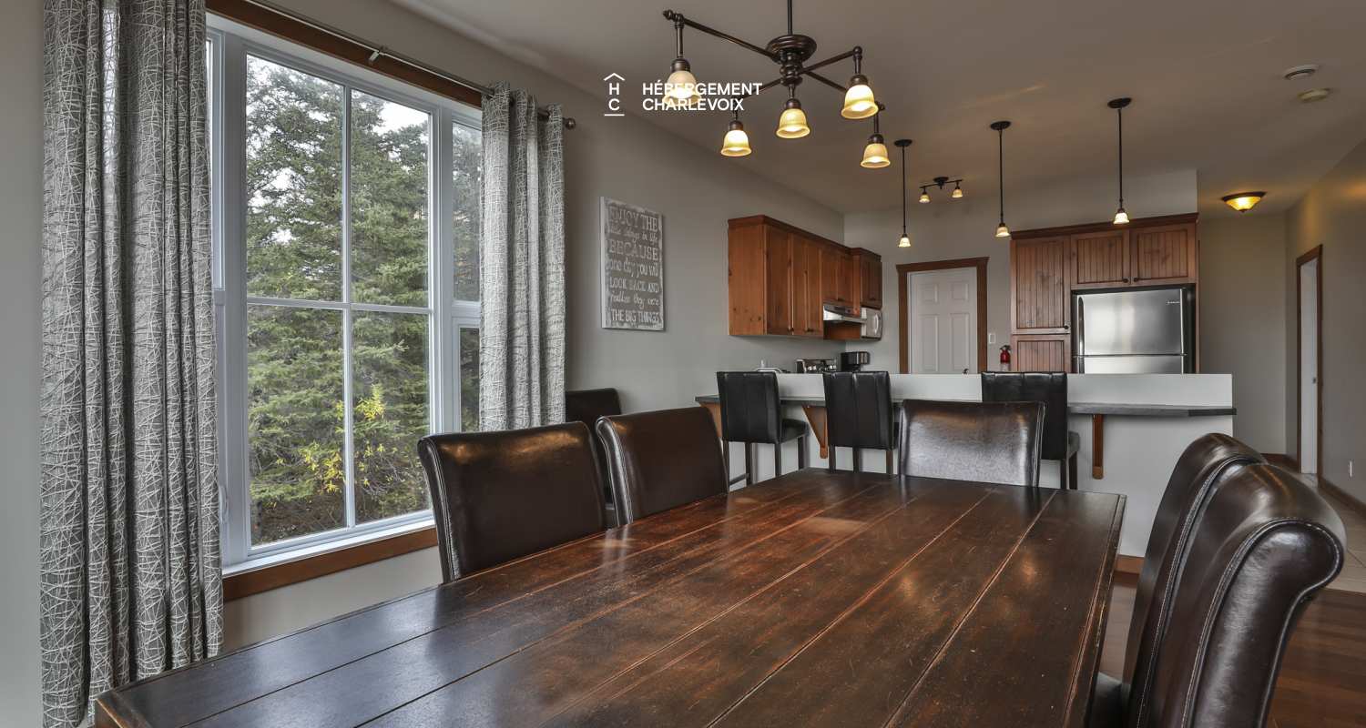 ANO-121B - À 10 minutes du Massif avec vue sur le fleuve St-Laurent!