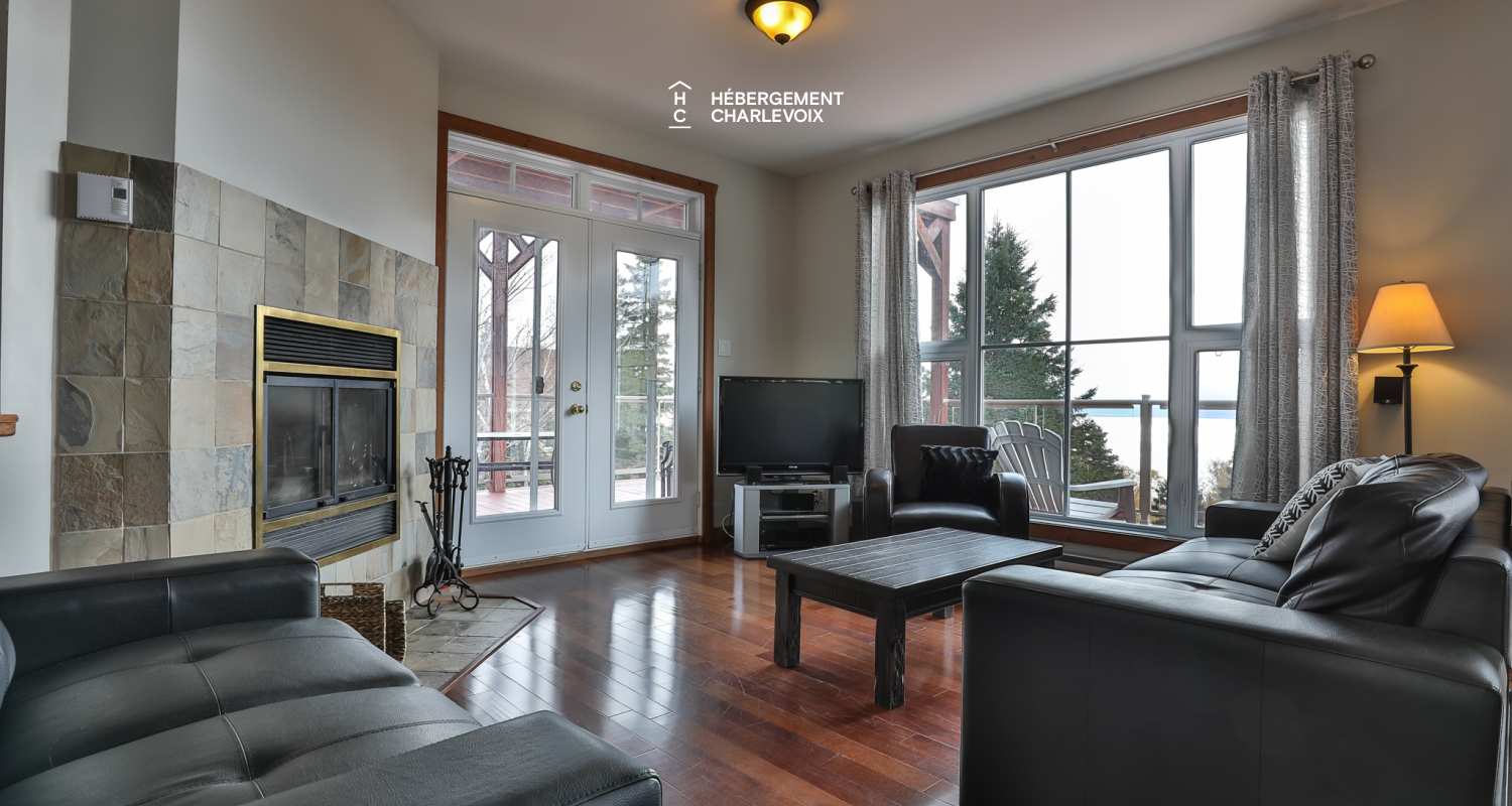 ANO-121B - À 10 minutes du Massif avec vue sur le fleuve St-Laurent!