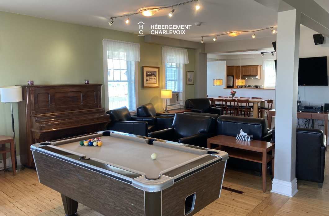 VEN-97 - Bienvenue au presbytère de St-Aimé des Lacs en Charlevoix, à 10 minutes du renommé restaurant le BOOTLEGGER.