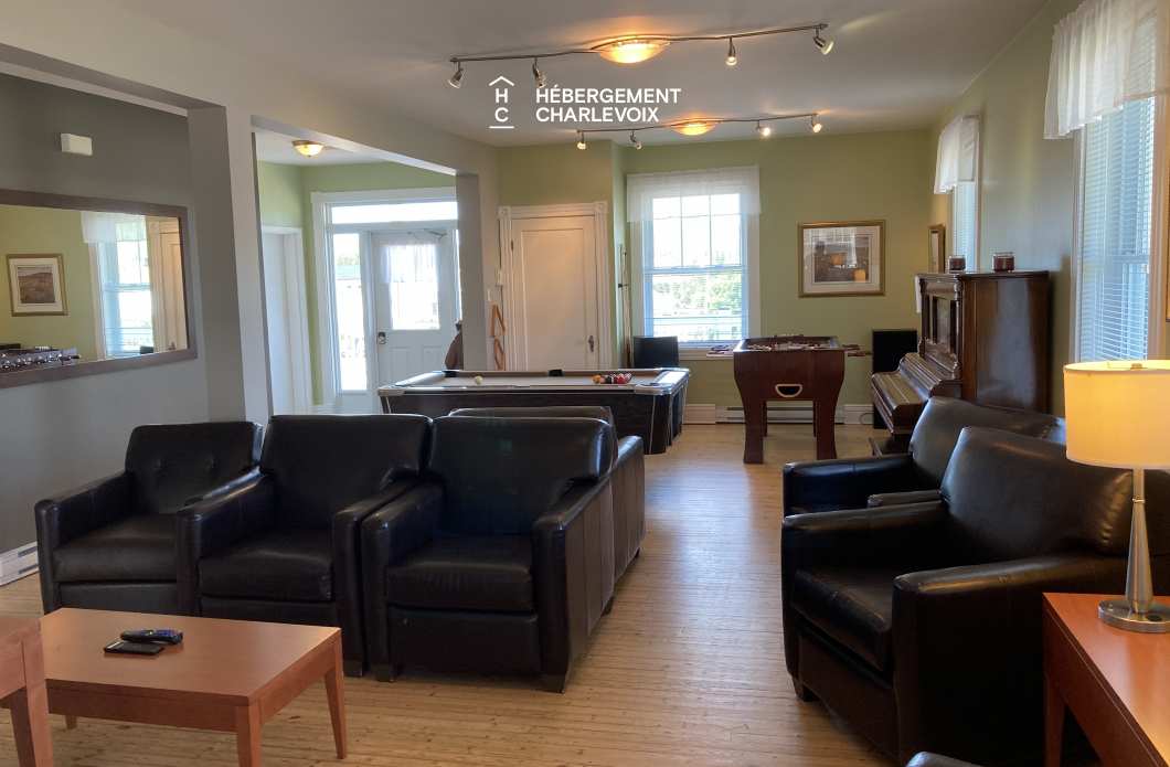 VEN-97 - Bienvenue au presbytère de St-Aimé des Lacs en Charlevoix, à 10 minutes du renommé restaurant le BOOTLEGGER.
