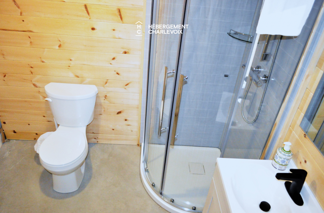 EXP-135-2 - Vivez le mariage parfait entre nature et confort!