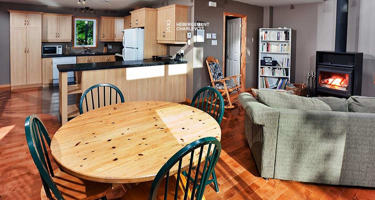 FRE-18 - Mountain refuge in a wild atmosphere