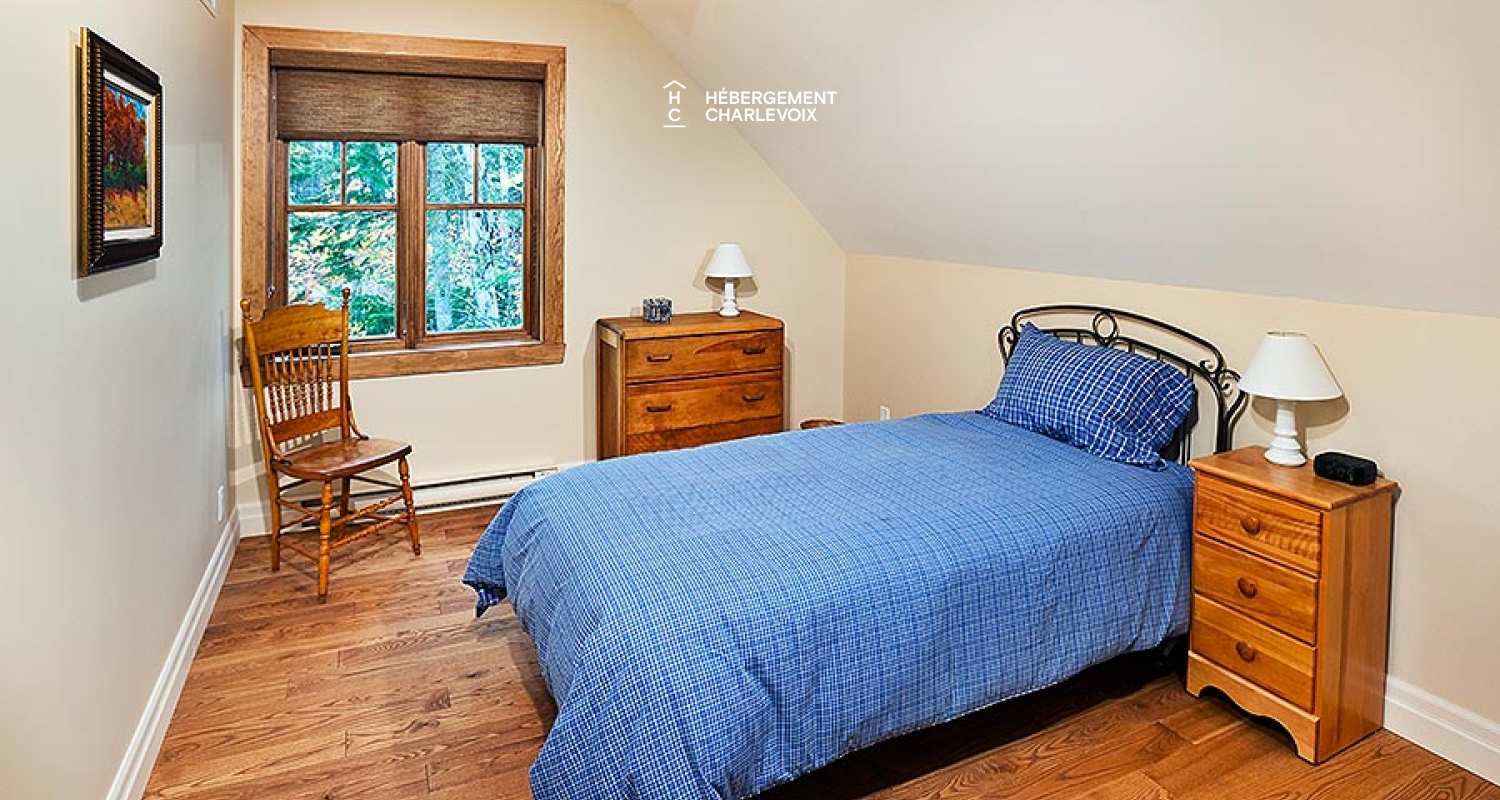 ECH-249 - De grandes fenêtres donnant sur la rive