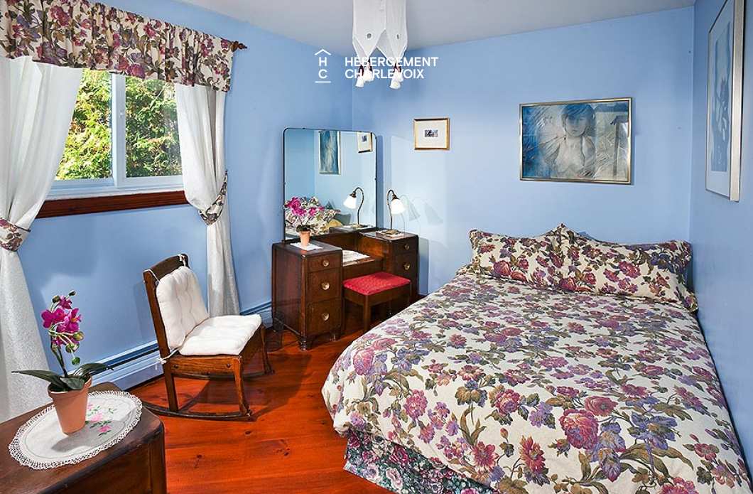 ADE-440 - Résidence confortable à deux pas du fleuve St-Laurent et du Domaine Forget.