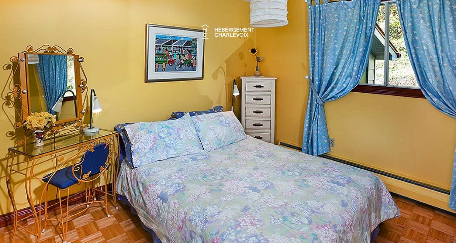 ADE-440 - Résidence confortable à deux pas du fleuve St-Laurent et du Domaine Forget.