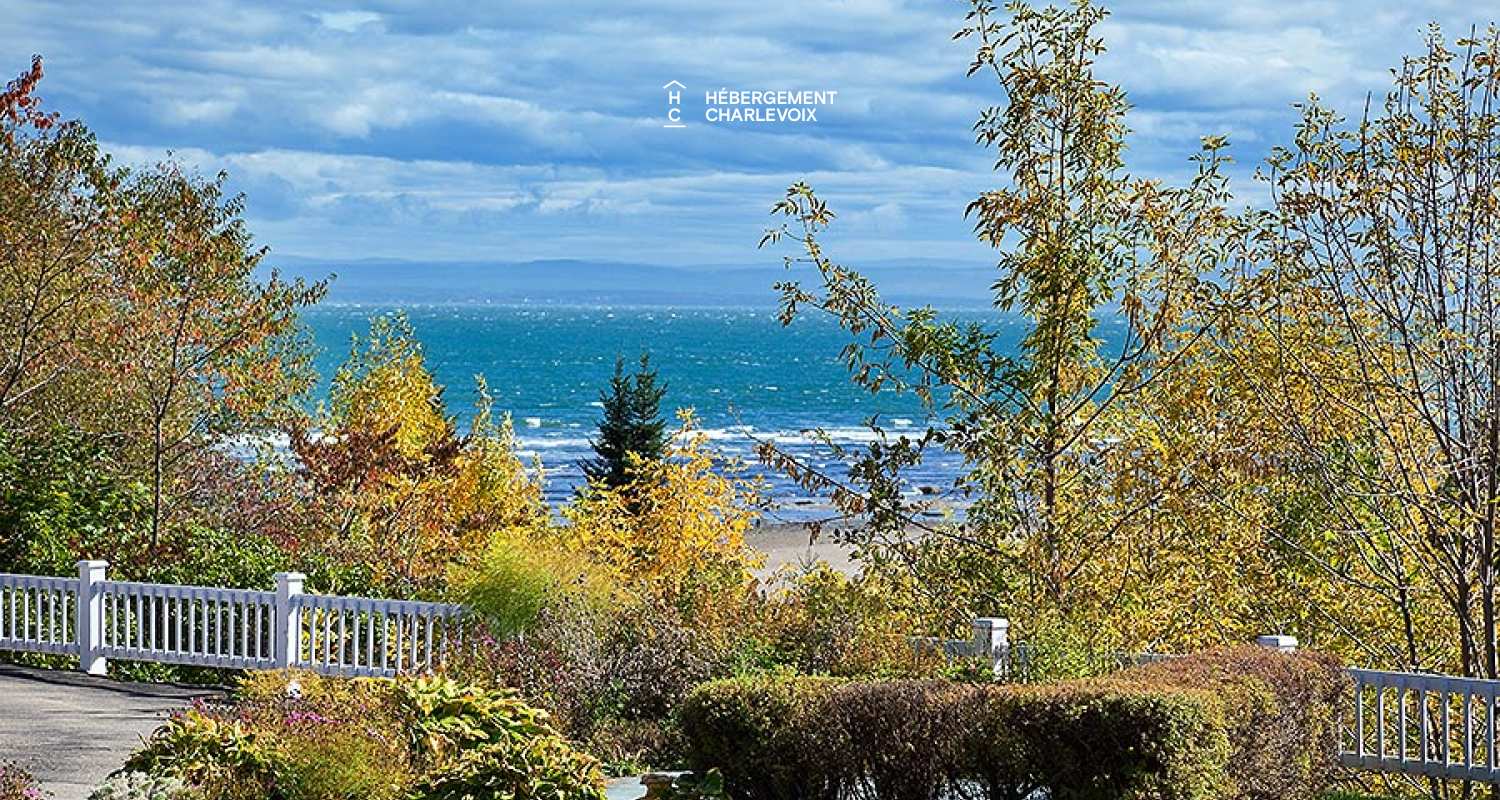 ADE-440 - Résidence confortable à deux pas du fleuve St-Laurent et du Domaine Forget.