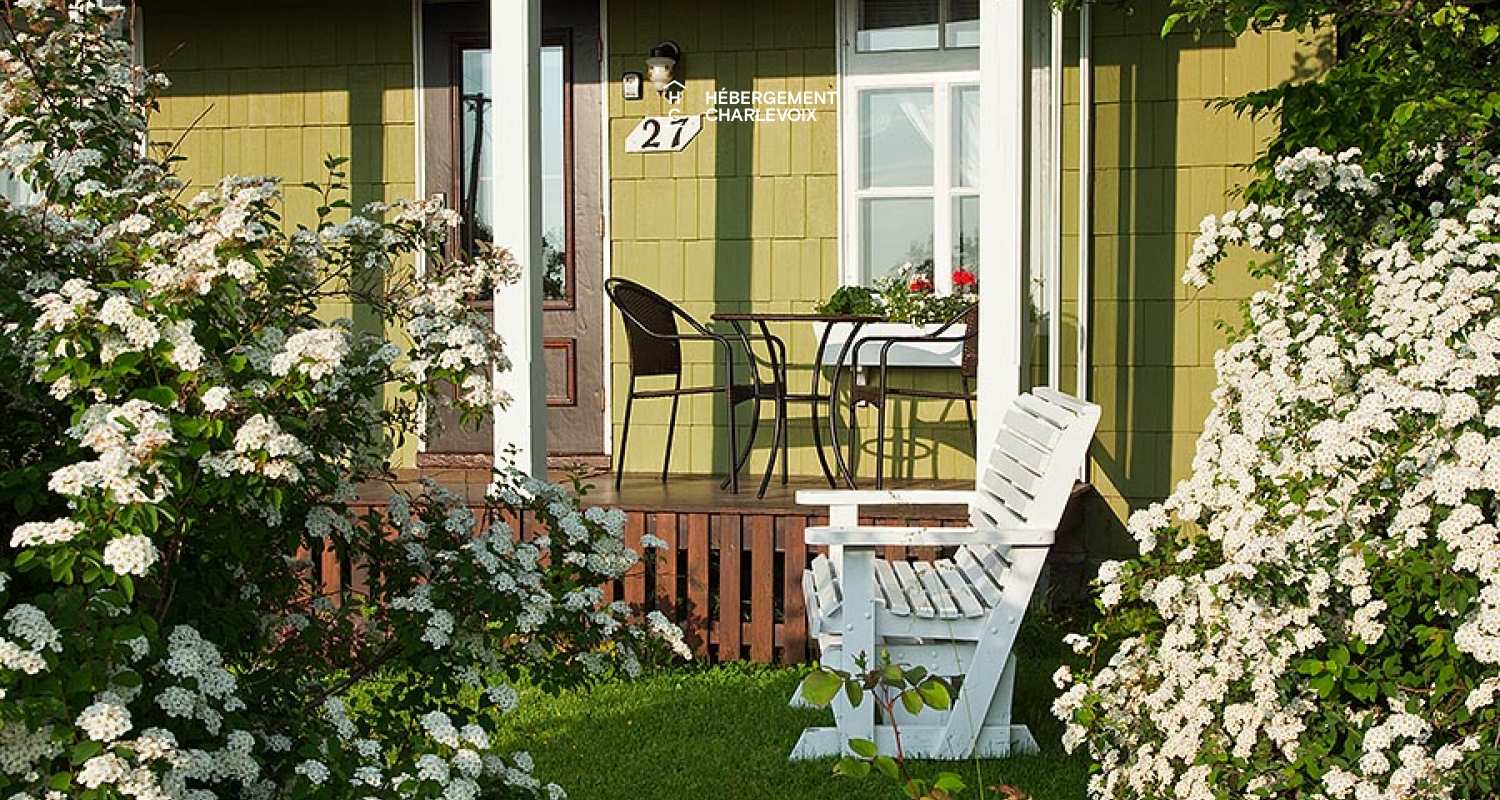 POI-27 - Petite maison fleurie et champêtre