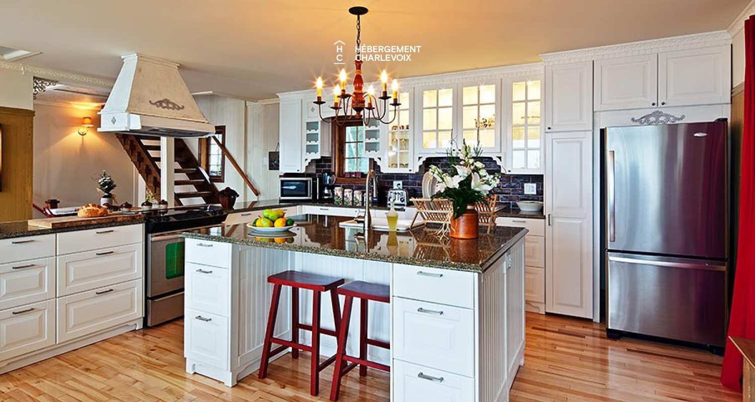 COU-85 - Charming home in the heights of Charlevoix