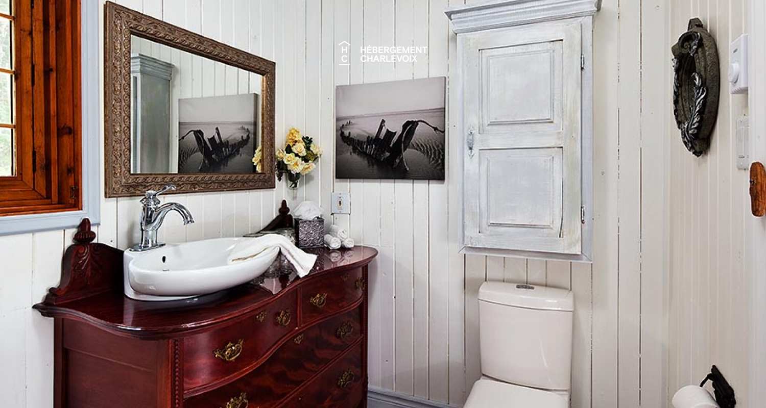 COU-85 - Charming home in the heights of Charlevoix