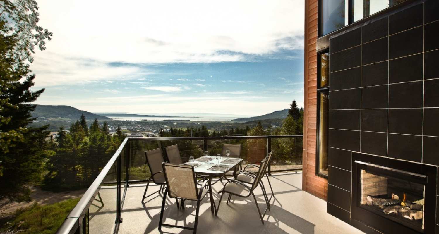 EXP-106 - Perfect balance between wood and contemporary architecture