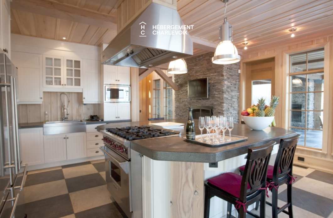 MAR-45 - Prestigieuse villa de 6000 pieds carrés
