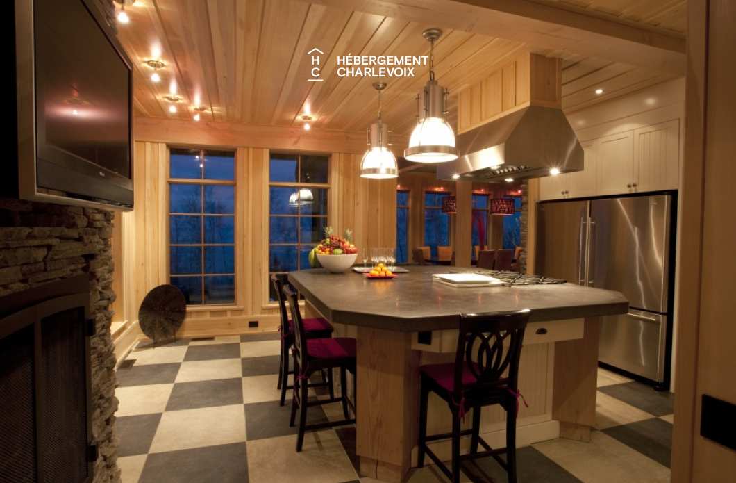 MAR-45 - Prestigieuse villa de 6000 pieds carrés