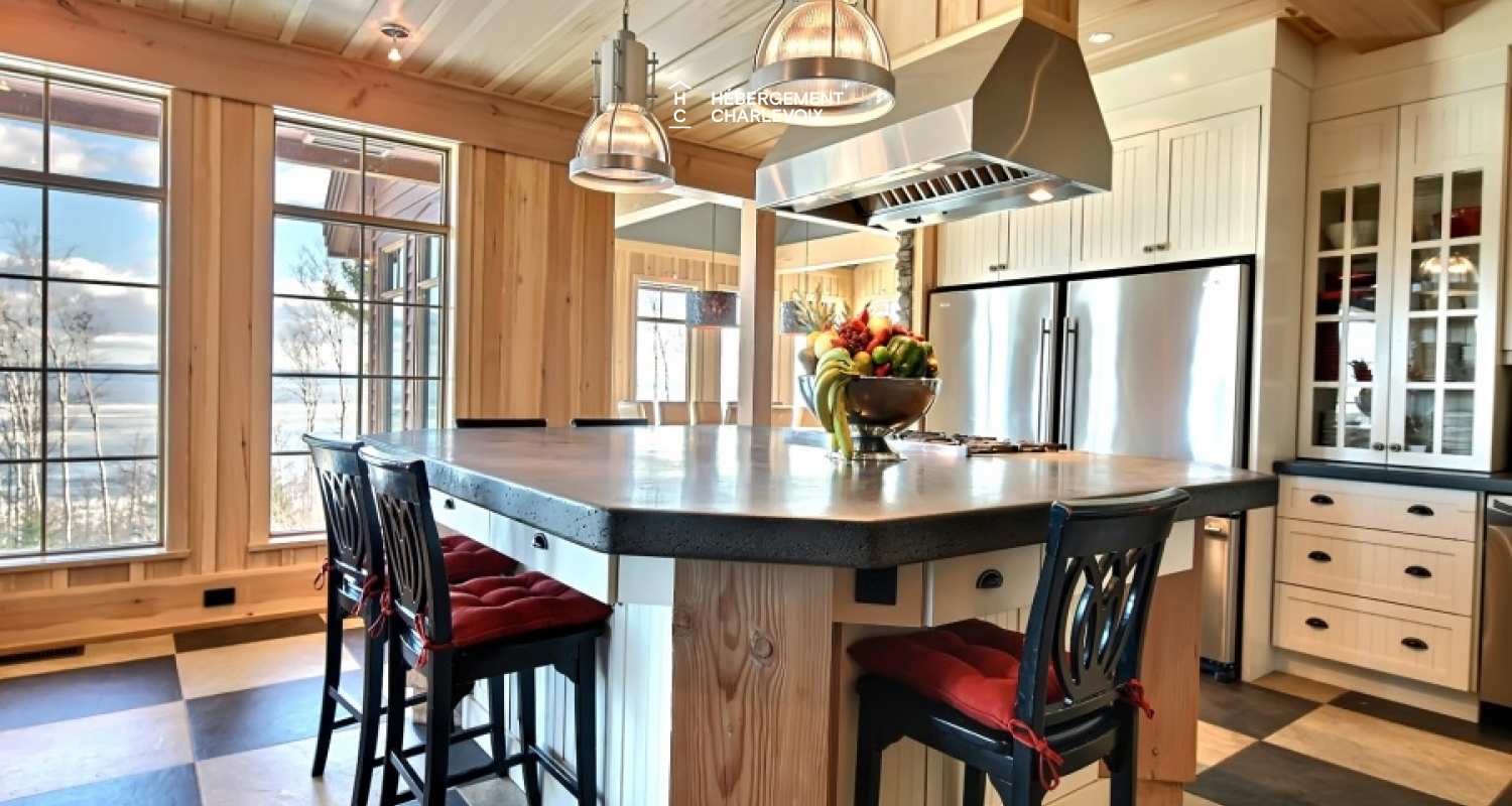 MAR-45 - Prestigious villa of 6000 square feet