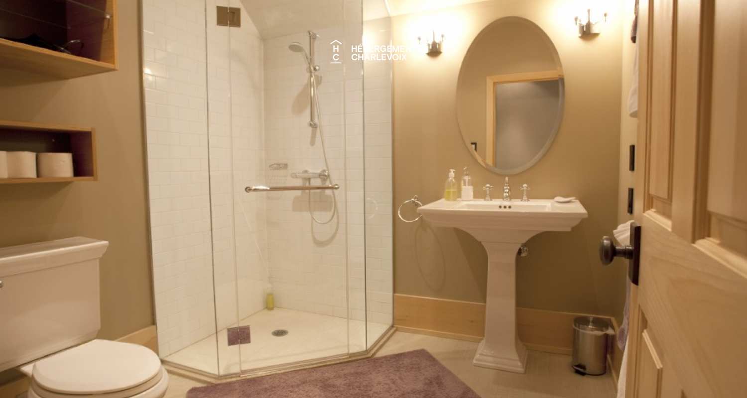 MAR-45 - Prestigious villa of 6000 square feet