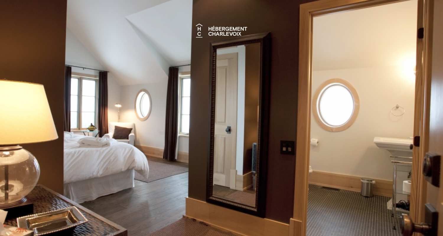 MAR-45 - Prestigious villa of 6000 square feet