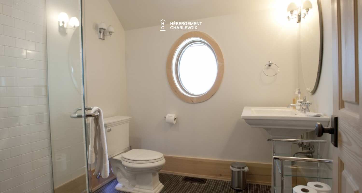 MAR-45 - Prestigious villa of 6000 square feet