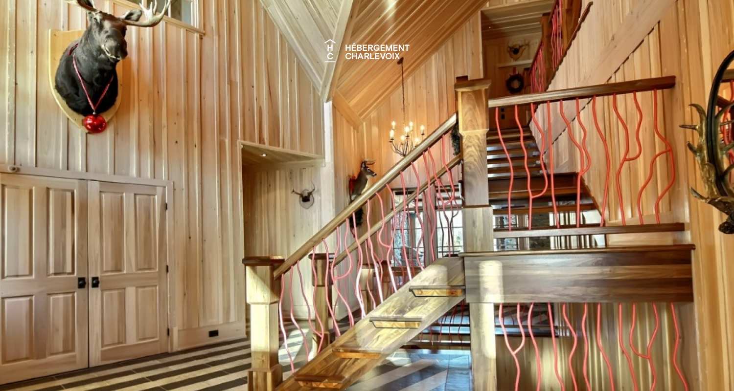 MAR-45 - Prestigious villa of 6000 square feet