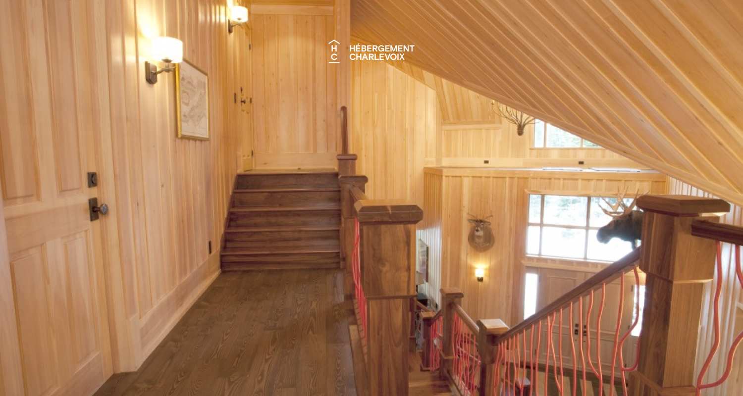 MAR-45 - Prestigious villa of 6000 square feet