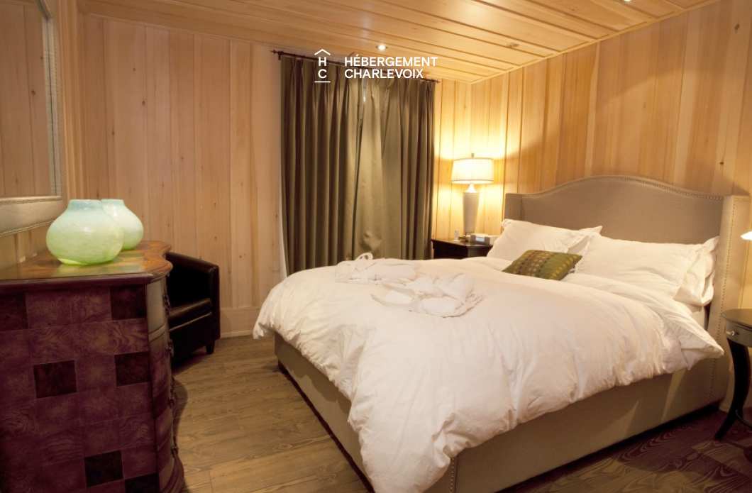 MAR-45 - Prestigieuse villa de 6000 pieds carrés