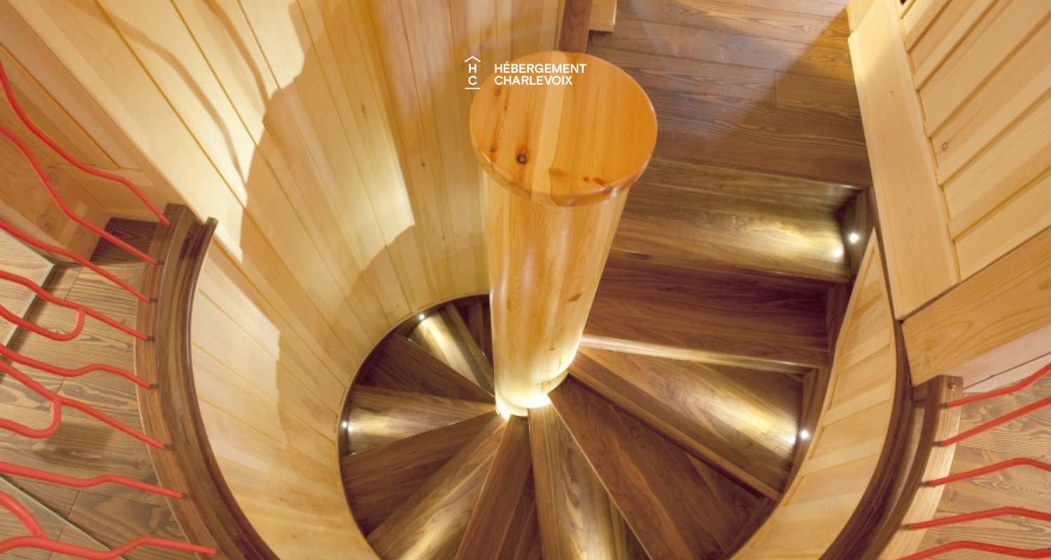 MAR-45 - Prestigious villa of 6000 square feet