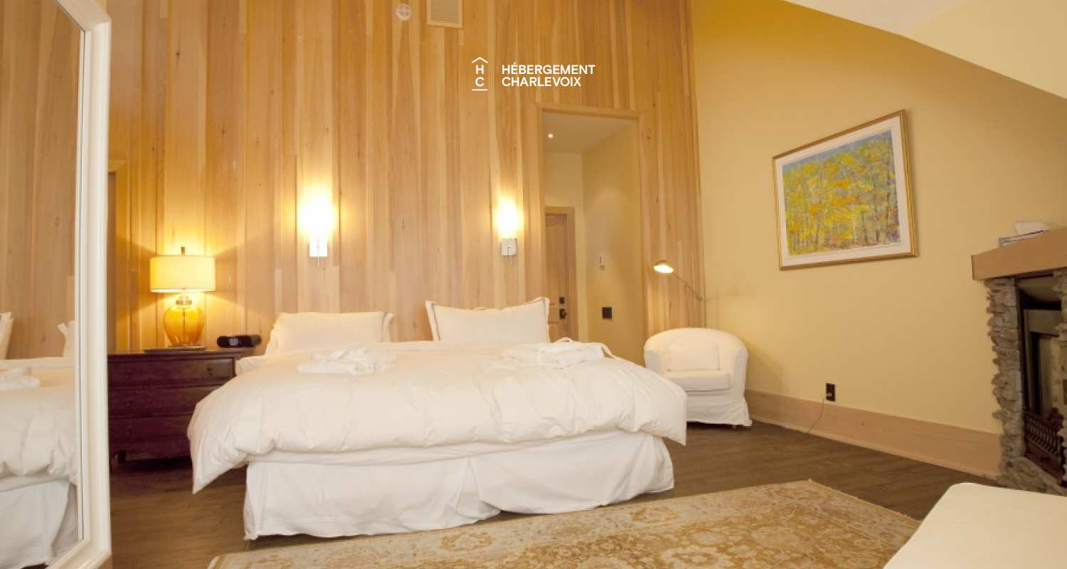 MAR-45 - Prestigious villa of 6000 square feet