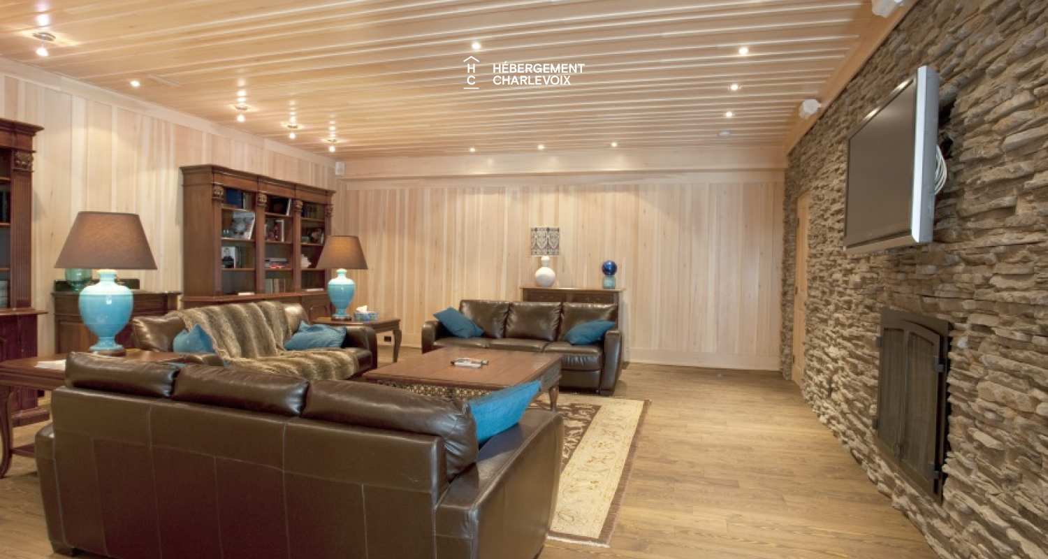 MAR-45 - Prestigious villa of 6000 square feet