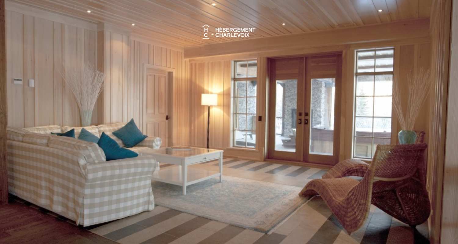 MAR-45 - Prestigious villa of 6000 square feet