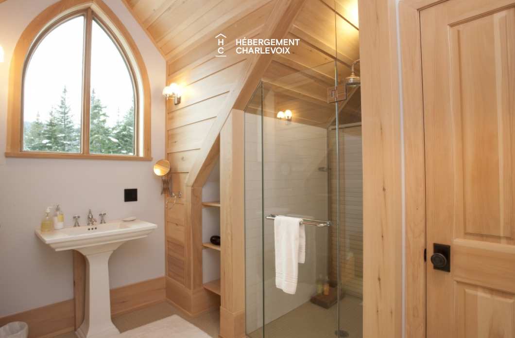 MAR-45 - Prestigieuse villa de 6000 pieds carrés