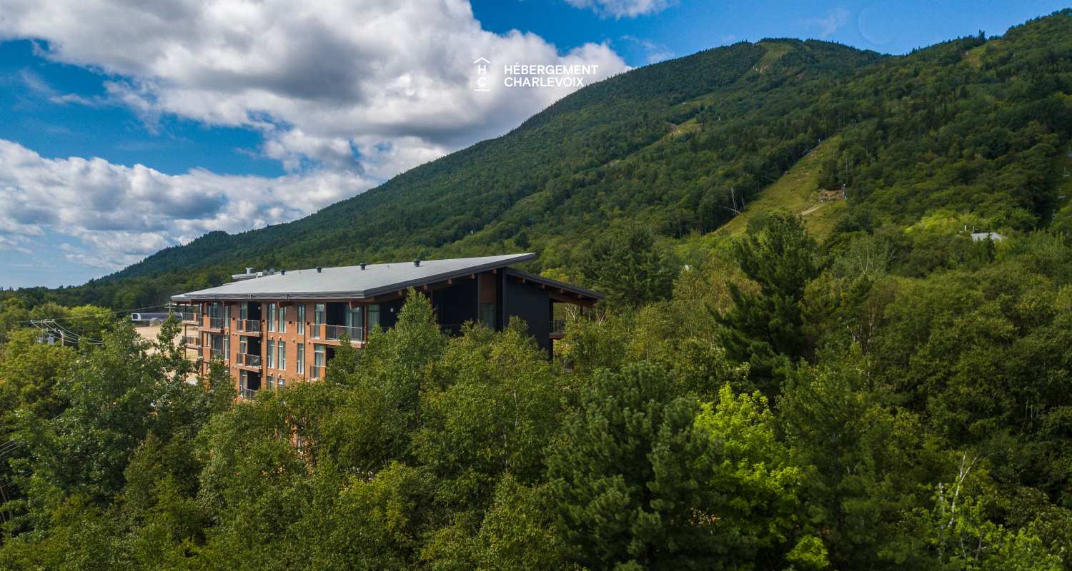 Cache 3 chambres, 1 lit King, 1 lit Queen, 2 lits simples superposés, 1 divan-lit - unité de coin - 1 à 8 personnes - Situé à moins 200 mètres du télésiège