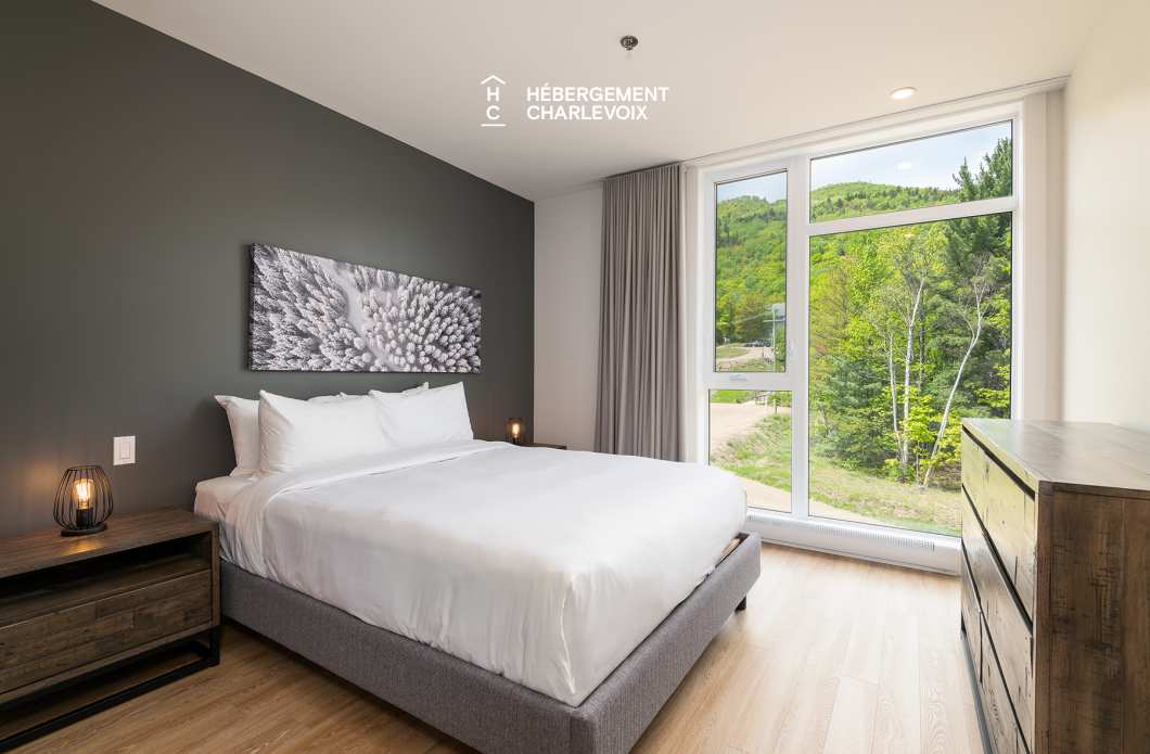 Cache 3 chambres, 1 lit King, 1 lit Queen, 2 lits simples superposés, 1 divan-lit - unité de coin, Rez-de-chaussée - 1 à 8 personnes - Situé à moins 200 mètres du télésiège