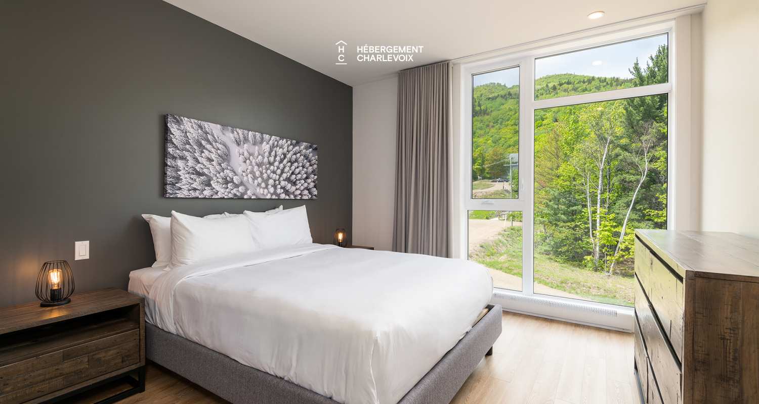 Cache 3 chambres, 1 lit King, 1 lit Queen, 2 lits simples superposés, 1 divan-lit - unité de coin - 1 à 8 personnes - Situé à moins 200 mètres du télésiège