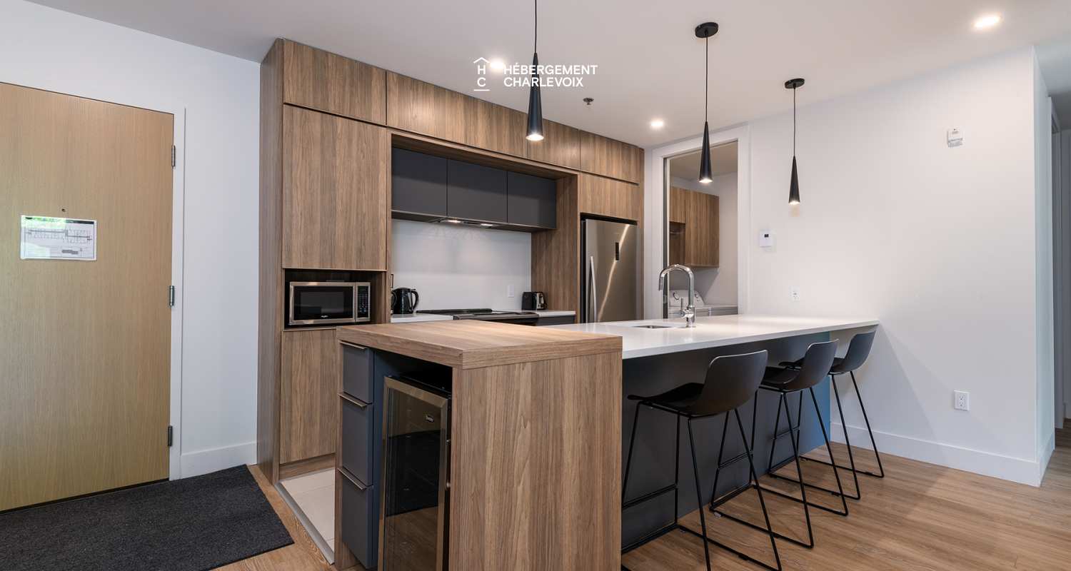 Cache 2 chambres-2 lits Queen, 1 divan-lit - 1 à 6 personnes - Is located at less than 200 meters from the chairlift