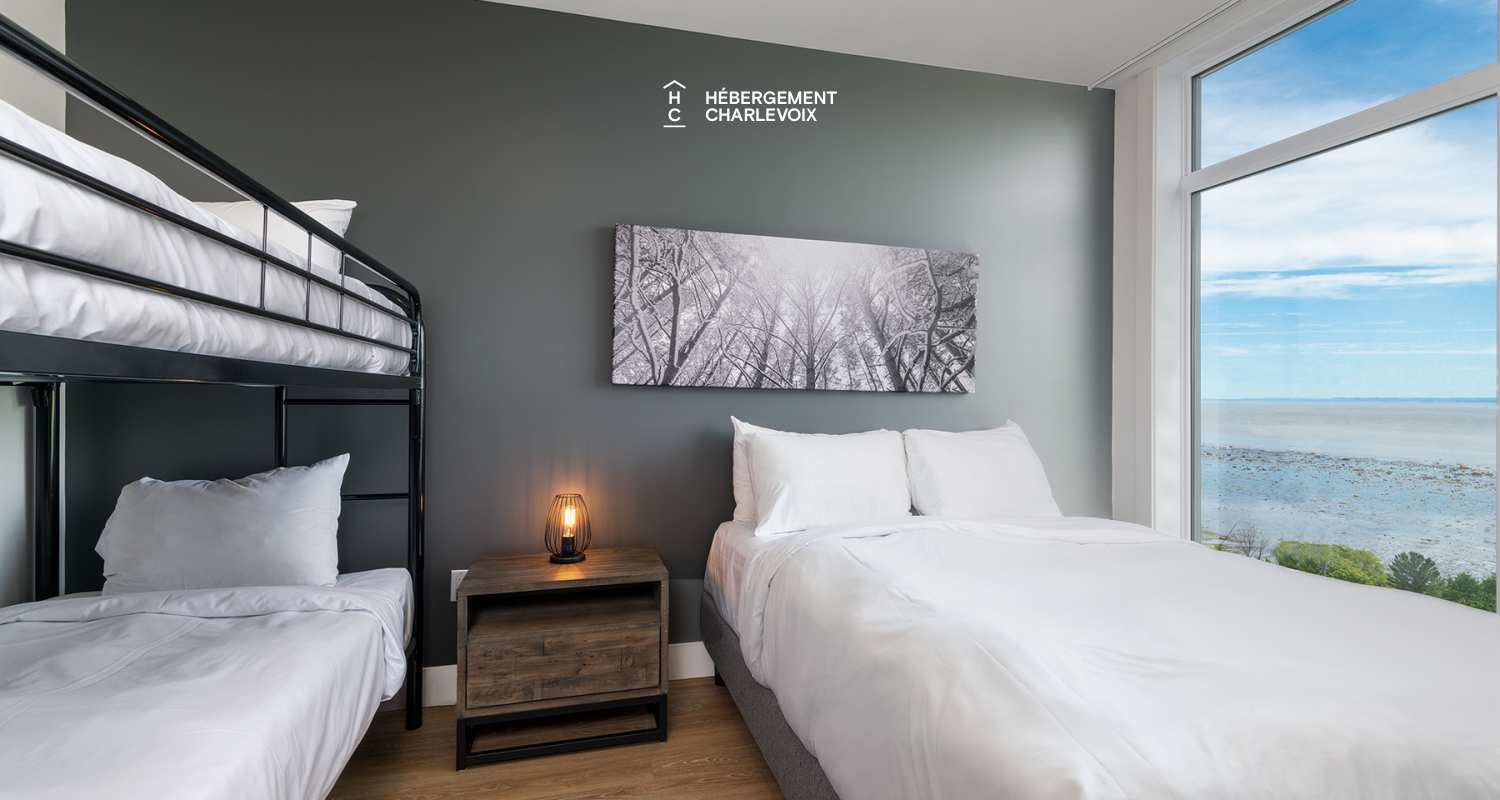 Cache 2 chambres-2 lits Queen, 1 divan-lit - 1 à 6 personnes - Is located at less than 200 meters from the chairlift