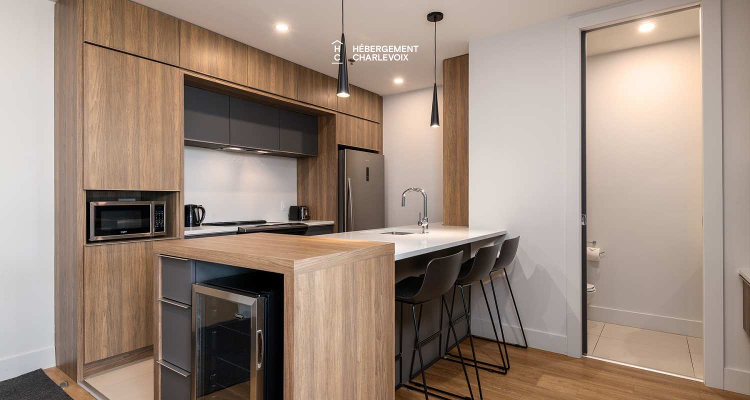 Cache 2 chambres-2 lits Queen, 1 divan-lit - 1 à 6 personnes - Is located at less than 200 meters from the chairlift