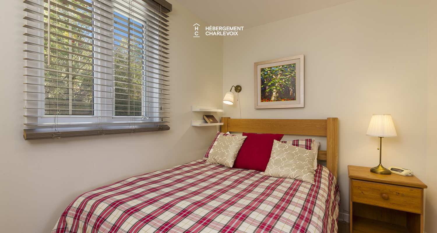 CIE-1 - Breathtaking view of river and mountains from the bedroom