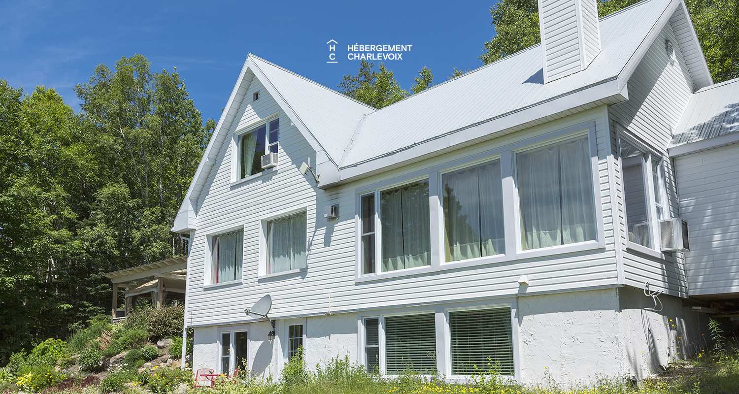 COU-85 - Charming home in the heights of Charlevoix