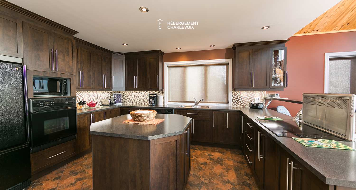 PEU-14 - Résidence chaleureuse et moderne idéalement située