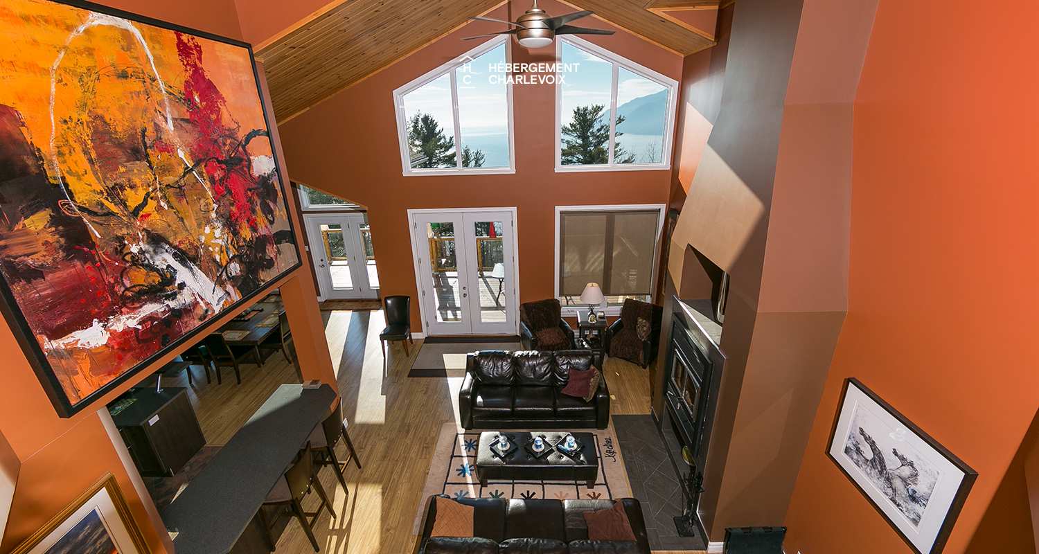 PEU-14 - Résidence chaleureuse et moderne idéalement située