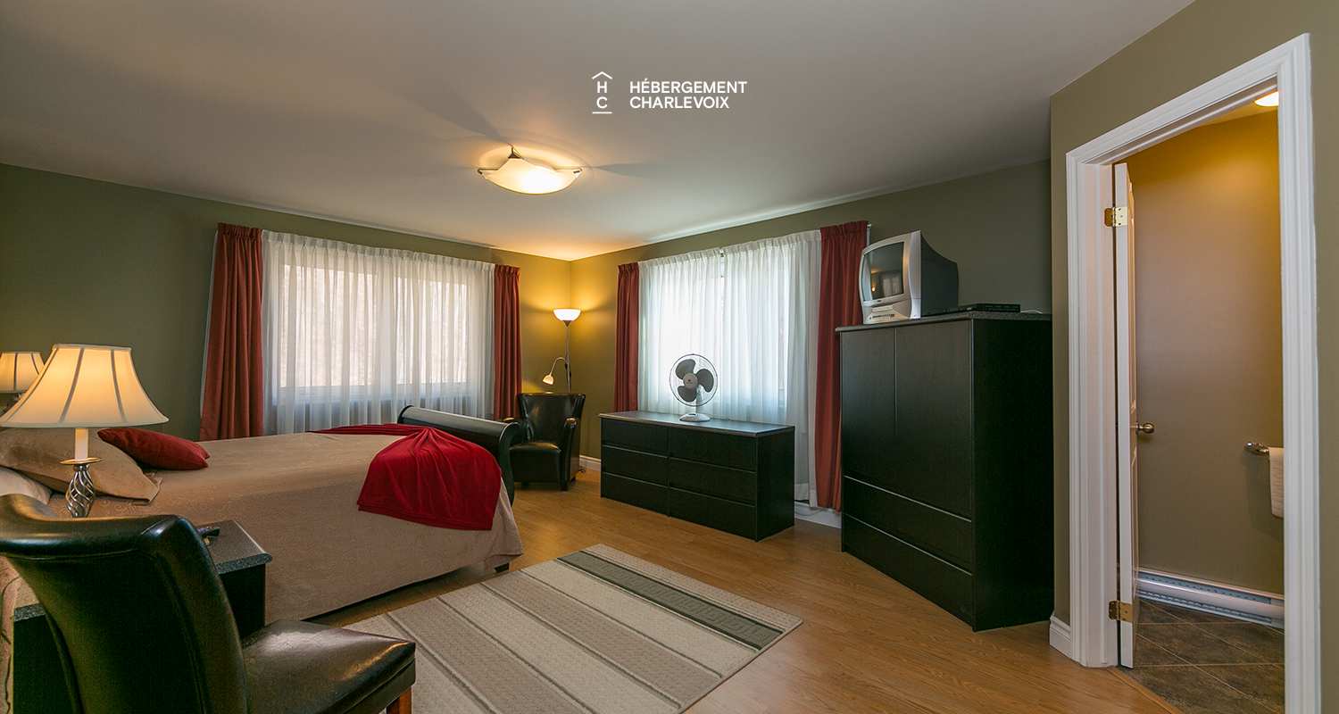 PEU-14 - Résidence chaleureuse et moderne idéalement située