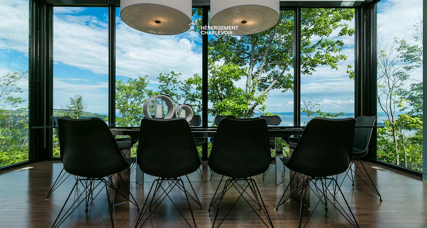 SEC-254 - Contemporary house for an escapade with friends or family