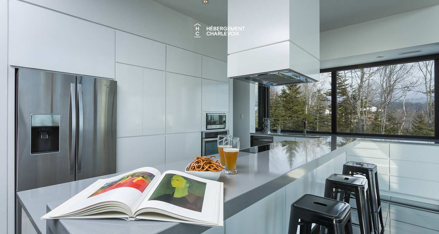 SEC-254 - Contemporary house for an escapade with friends or family